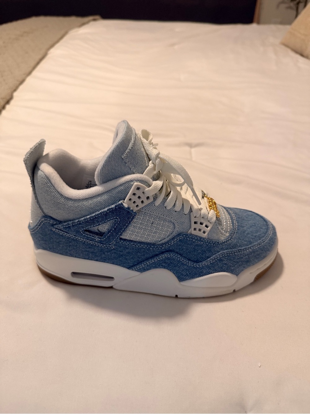 Women’s Air Jordan 4 Retro  Denim Edition